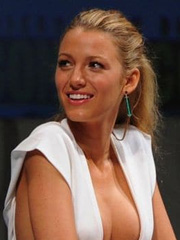 Blake Lively nude .